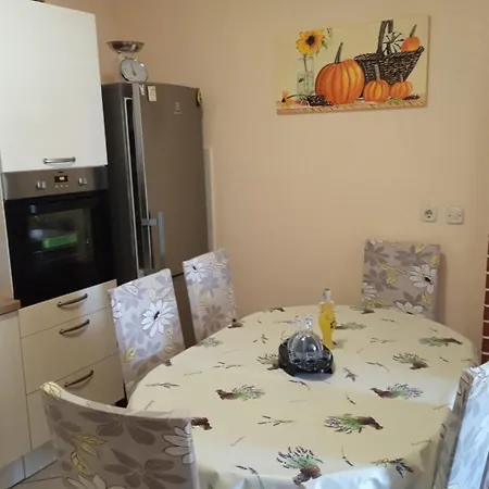 Josip Apartment *