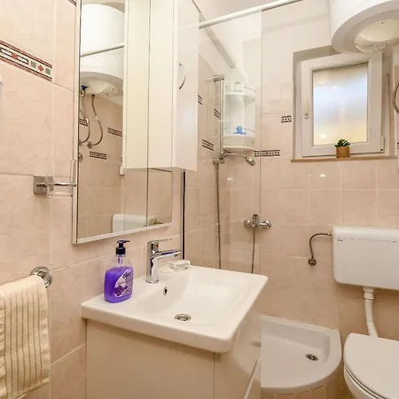 Apartment Egerius Vinišće